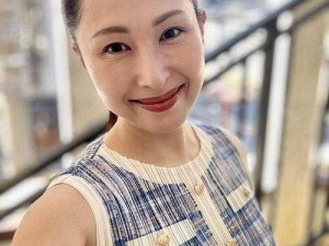 友田真希被誉为日本国民女神，她不仅拥有天使般的面孔，还有着魔鬼般的身材