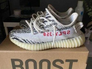 yeezy380 蜜桃粉和白色，让直播界变天的时尚之选